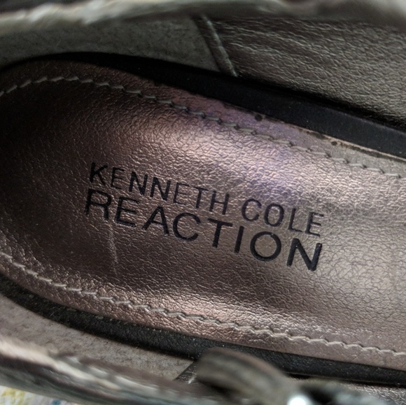 KENNETH COLE Leather Pumps - Picture 3 of 5